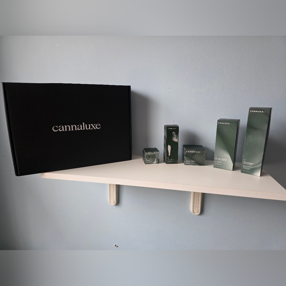 Cannuka Luxe Manuka Oil gift set